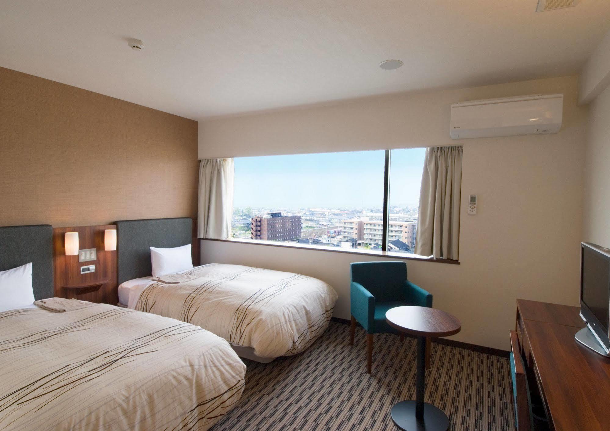 Uozu Manten Hotel Ekimae Экстерьер фото